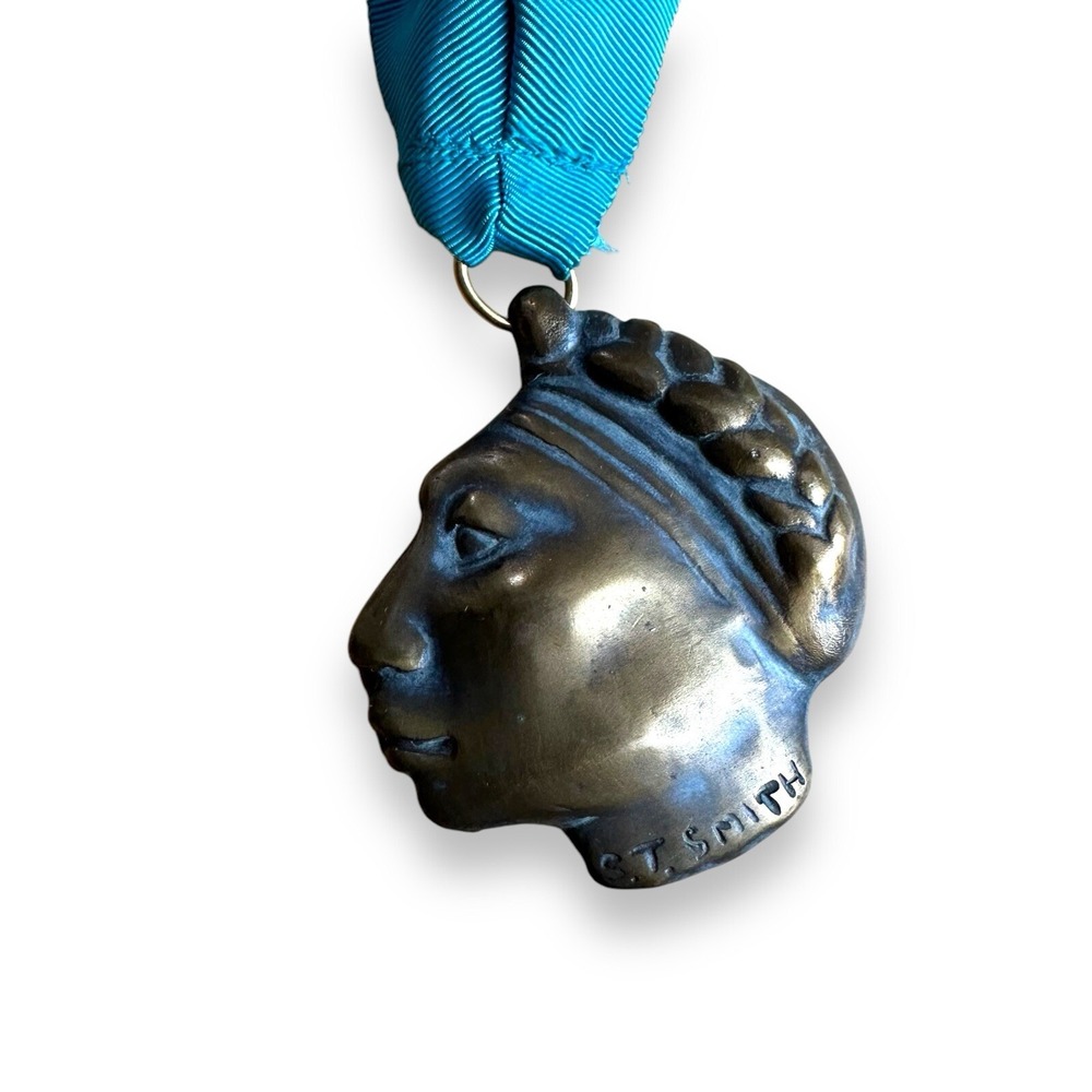 Vintage 1991 Prix de West Art by S.T. Smith Signed Bronze Profile Medallion NAWA